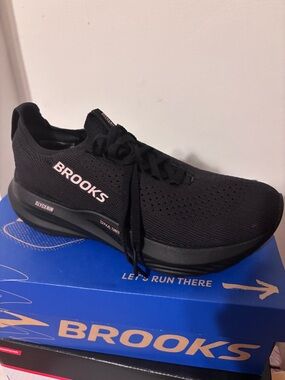 Brooks Glycerin Black with Pink Logo Athletic Running Shoes